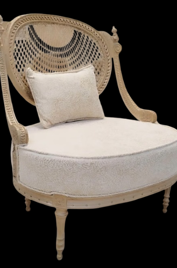 Elegant Classic Chair