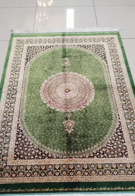Machine-made Silk Persian Rug 1x1.5m